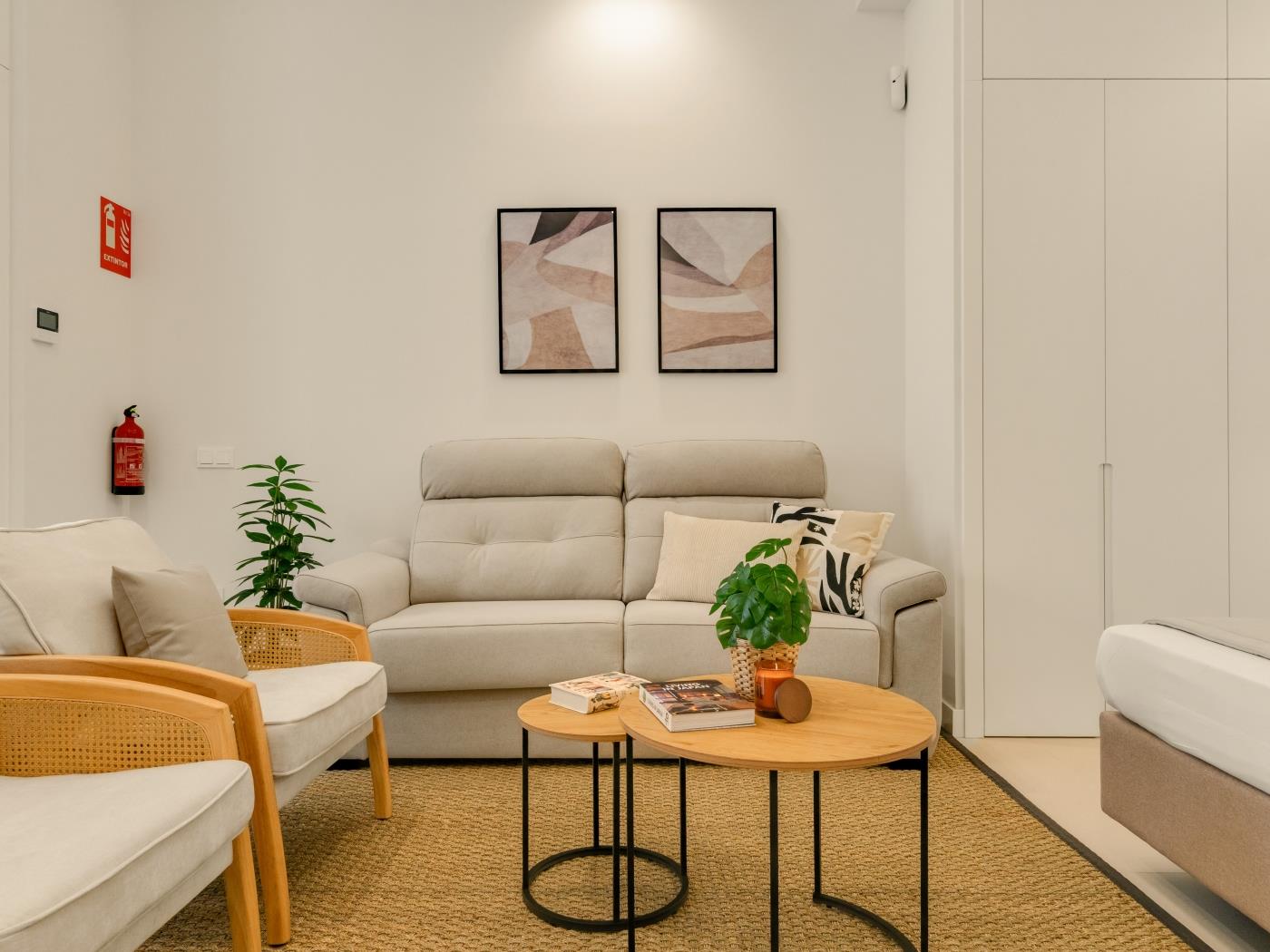 image Estudio recién reformado con diseño moderno y todas las comodidades 3