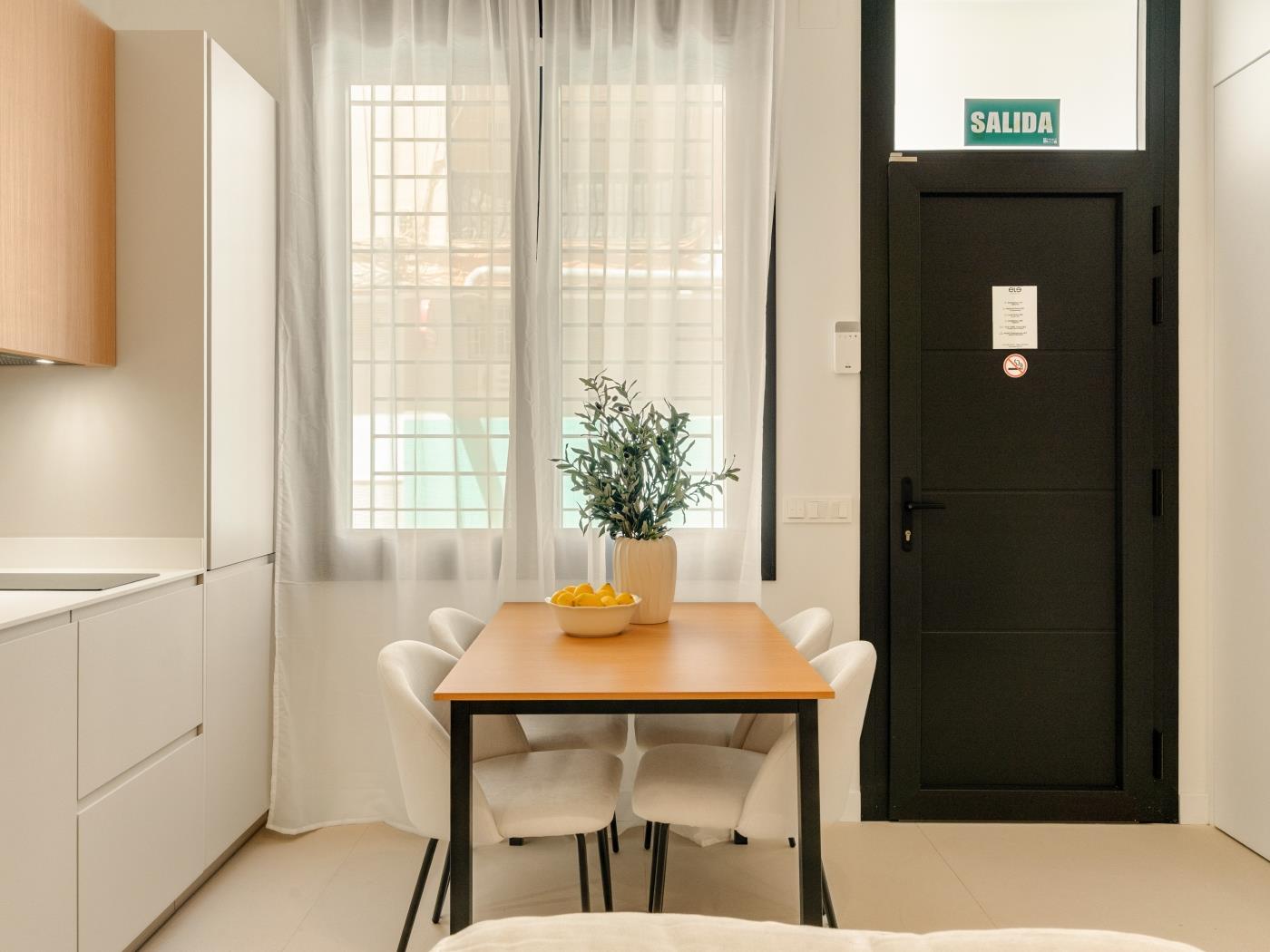 image Estudio recién reformado con diseño moderno y todas las comodidades 5